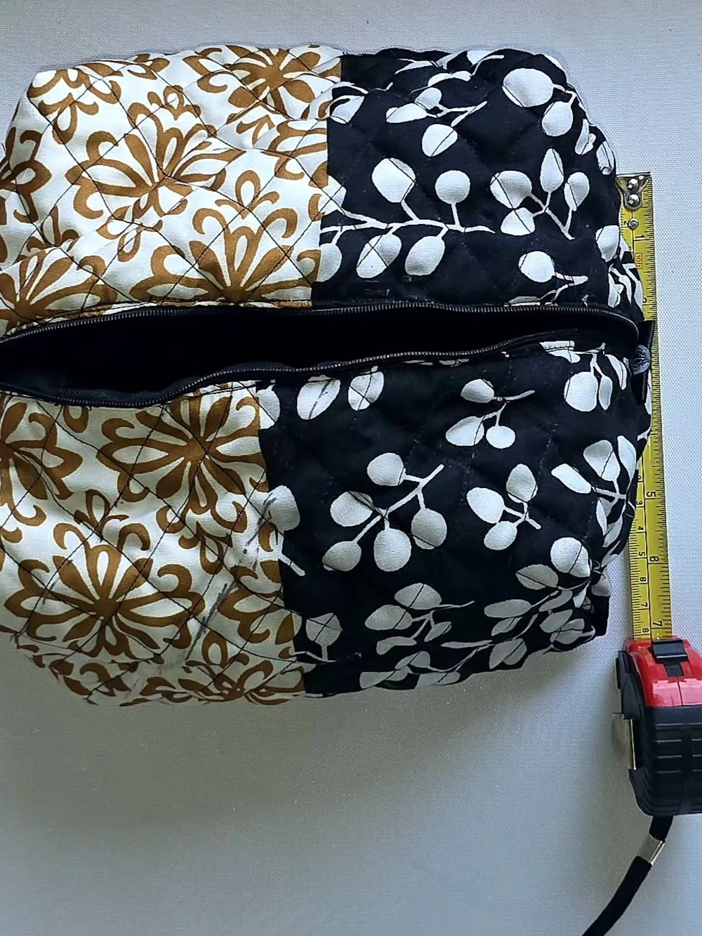N/A makeup pouch